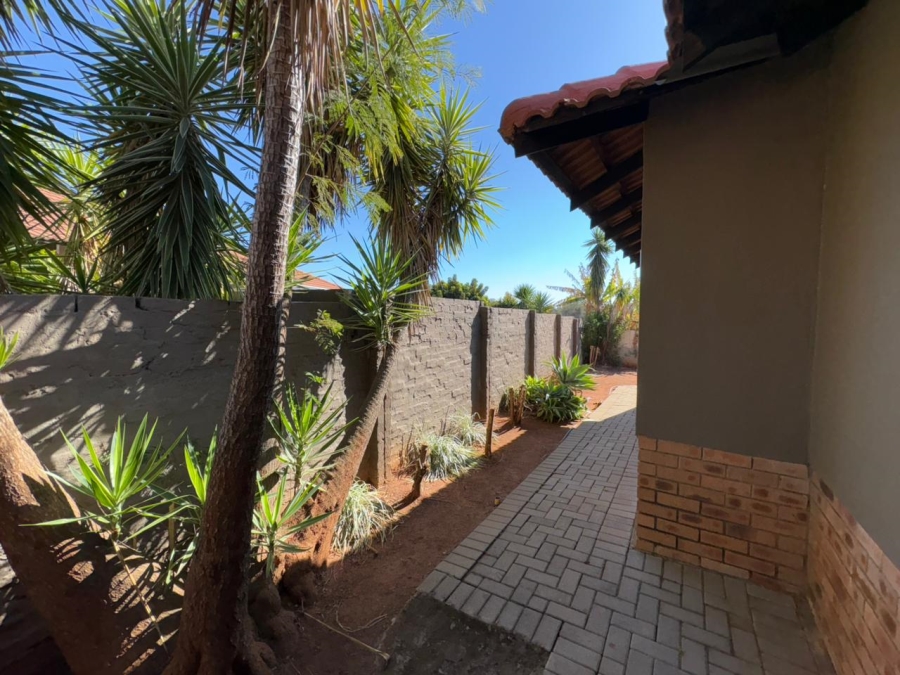 3 Bedroom Property for Sale in Waterkloof East North West